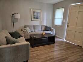 7219 Mohawk St, Unit Unit B in San Diego, CA - Building Photo