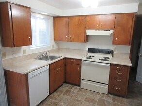 174 Stoneway Dr NW-Unit -A in Salem, OR - Building Photo - Building Photo