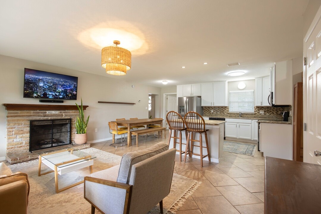 650 S Park Ave in Orange City, FL - Building Photo