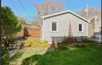 4040 N Avers Ave, Unit 1 in Chicago, IL - Foto de edificio - Building Photo
