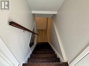 60 Lund St in Richmond Hill, ON - Building Photo - Building Photo