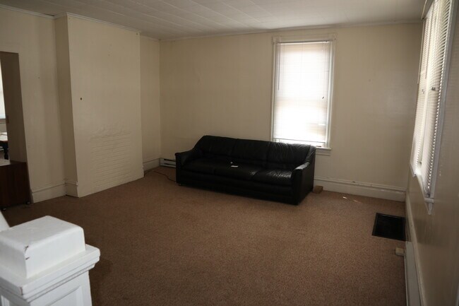 416 Cherry Ave, Unit 416 in California, PA - Building Photo - Building Photo