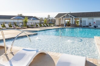 Hawthorne at Hampstead in Hampstead, NC - Building Photo - Building Photo