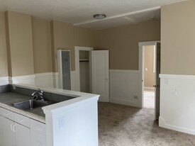 1526 Everett St, Unit 4 in Alameda, CA - Building Photo