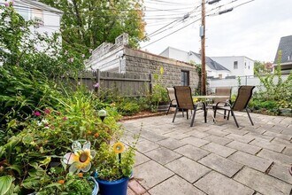 39 Thurston St, Unit 3 in Somerville, MA - Building Photo - Building Photo