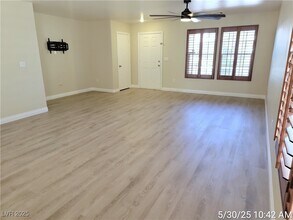 11212 Tuscolana St in Las Vegas, NV - Building Photo - Building Photo