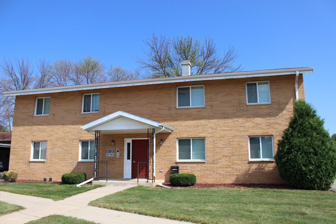 Maple View in Kaukauna, WI - Building Photo