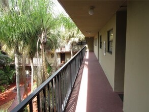 10835 SW 112th Ave in Miami, FL - Building Photo - Building Photo