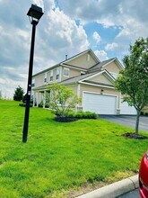 3225 Rossmore Cir in Powell, OH - Building Photo - Building Photo