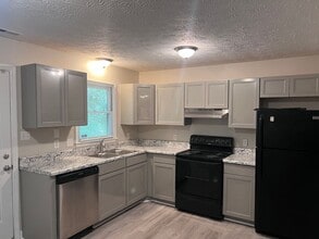 947 Odom Dr in Fayetteville, NC - Building Photo - Building Photo