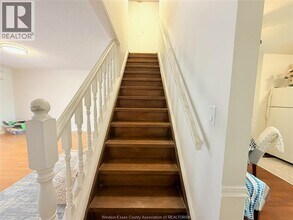 3000 Meadowbrook Ln in Windsor, ON - Building Photo - Building Photo