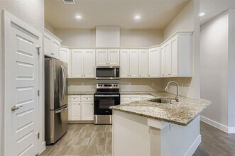 2500 American Dr in Lago Vista, TX - Foto de edificio - Building Photo