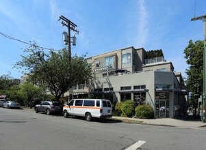 2299 Burrard St in Vancouver, BC - Building Photo - Building Photo