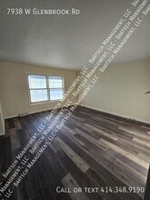 7938 W Glenbrook Rd in Milwaukee, WI - Building Photo - Building Photo