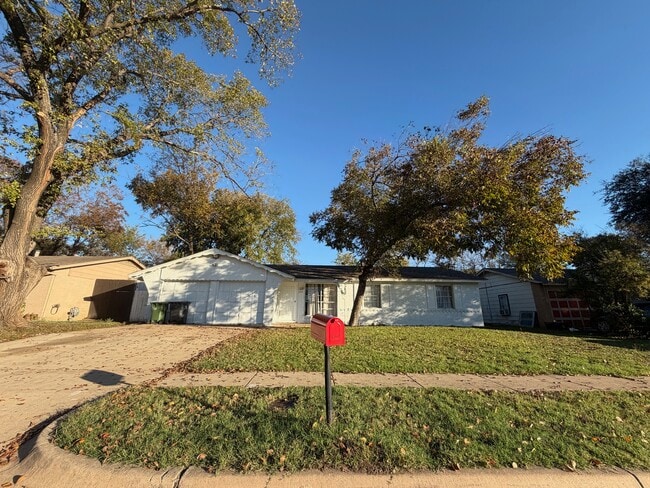 property at 2501 Gilbert Cir