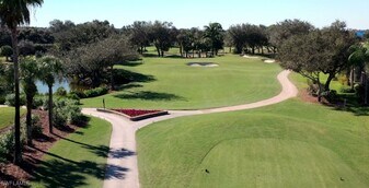 3910 Jasmine Lake Cir in Naples, FL - Building Photo