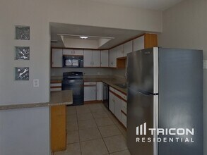 5723 Deer Valley Dr in Las Vegas, NV - Building Photo - Building Photo