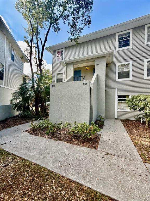 7156 E Bank Dr in Tampa, FL - Building Photo - Building Photo