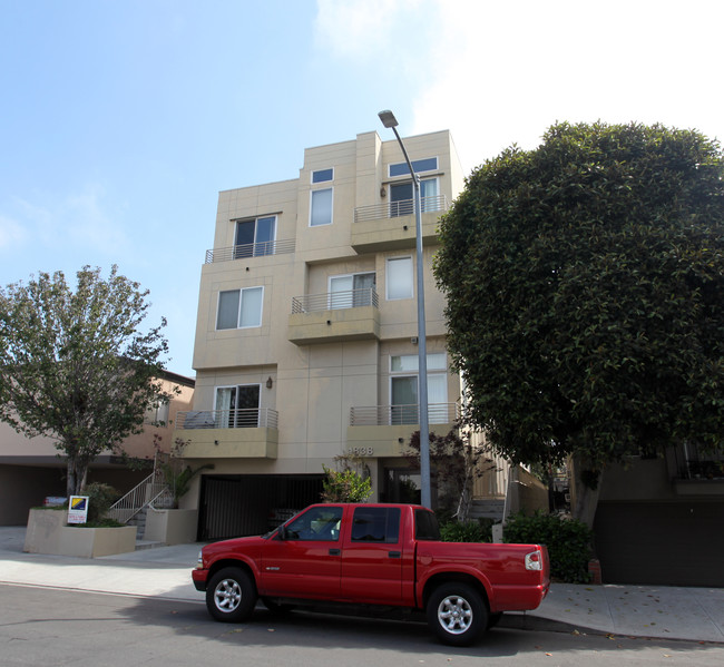 1838 Corinth Ave in Los Angeles, CA - Foto de edificio - Building Photo