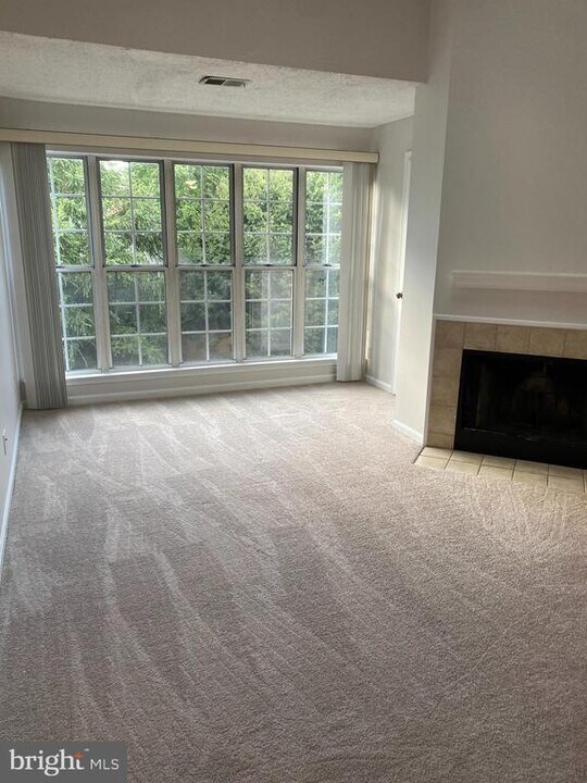 12106 Greenway Ct in Fairfax, VA - Building Photo