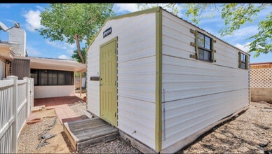 9402 Claremont Ave NE, Unit Unit B in Albuquerque, NM - Building Photo - Building Photo