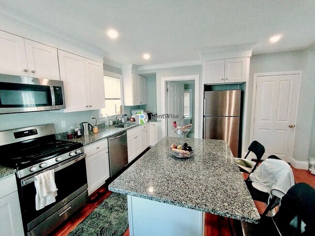 93 Winthrop St