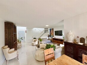 4832 Grapevine Wy in Davie, FL - Building Photo - Building Photo