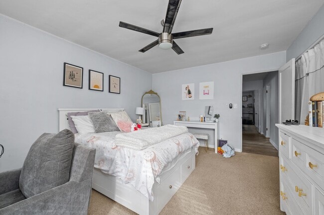 property at 6233 Mary Ln Dr