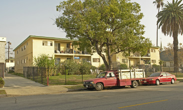 1650 S Gramercy Pl in Los Angeles, CA - Building Photo - Building Photo