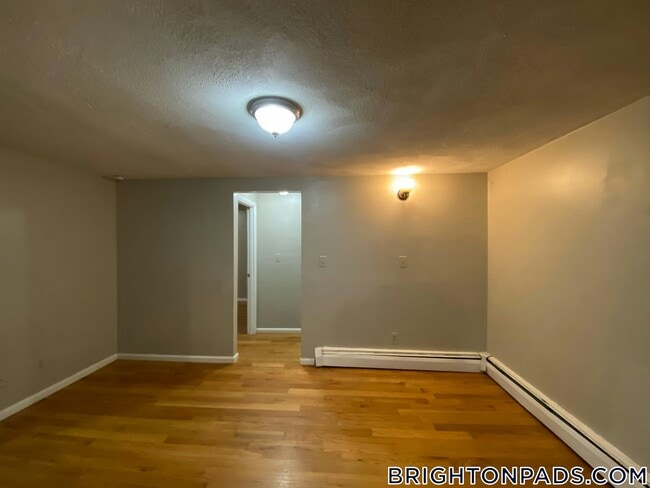 27 Kelley Ct in Boston, MA - Foto de edificio - Building Photo