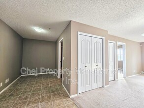 12035-12022 22 Ave SW in Edmonton, AB - Building Photo - Building Photo