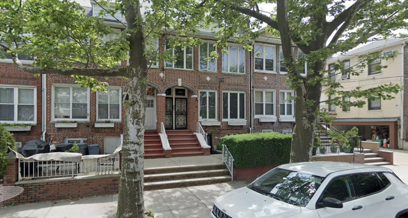 7209 Narrows Ave in Brooklyn, NY - Building Photo