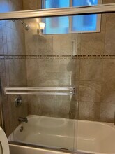 522-528 N Alexandria Ave in Los Angeles, CA - Building Photo - Building Photo