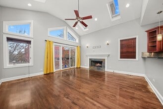 2430 W Iowa St in Chicago, IL - Building Photo - Building Photo