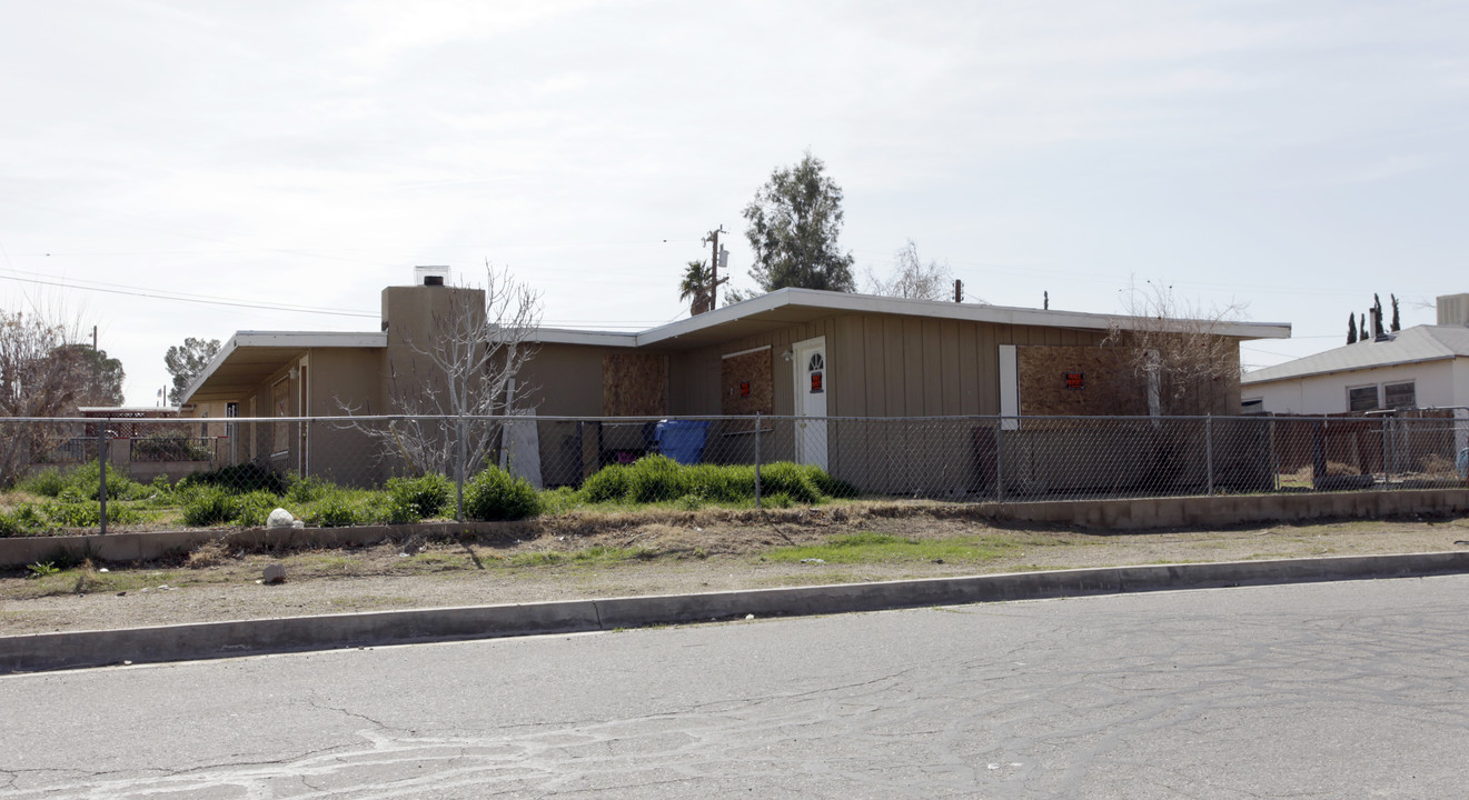 25659 Anderson Ave in Barstow, CA - Building Photo