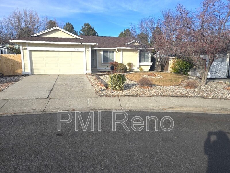 5285 Crystal Vista Ln in Reno, NV - Building Photo