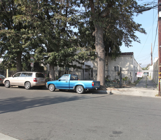 5217 Virginia Ave in Los Angeles, CA - Building Photo - Building Photo