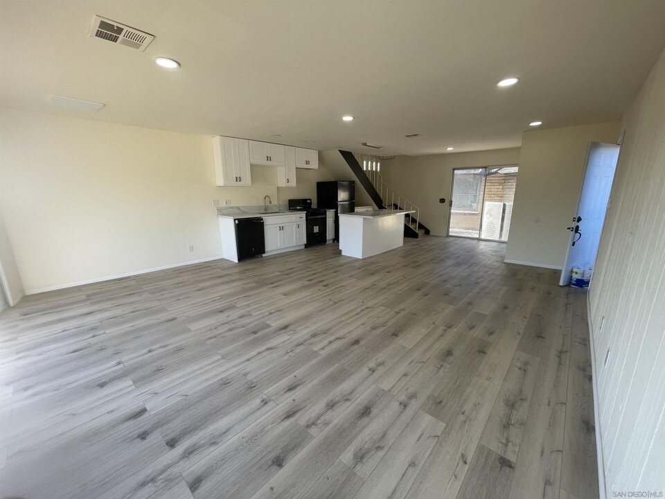 1271-79 Lyons Ln in El Cajon, CA - Building Photo