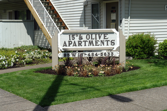 15th & Olive Apartments in Eugene, OR - Building Photo - Building Photo