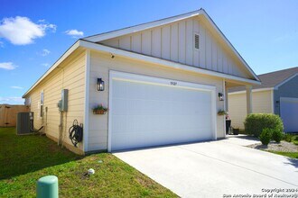 5527 Rue Girard in Converse, TX - Building Photo - Building Photo