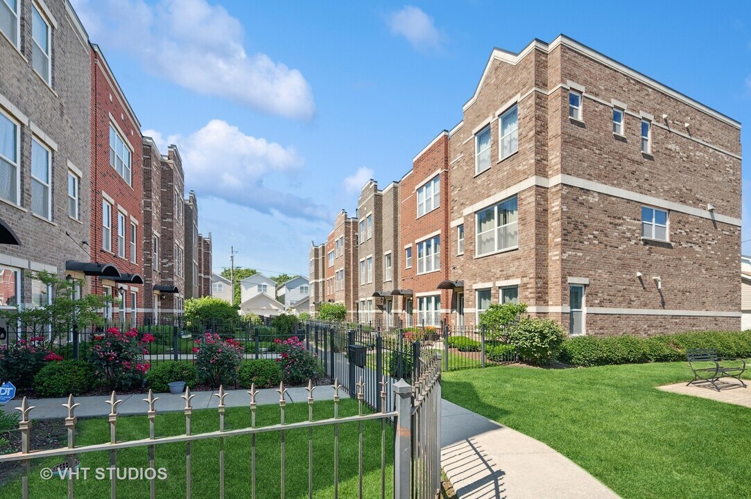 3761 S Morgan St in Chicago, IL - Building Photo