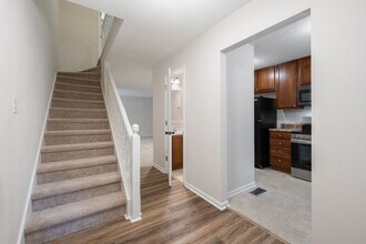 110 Gunston Ct in Chapel Hill, NC - Building Photo - Building Photo