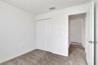 19931 Green Pasture Rd in Lehigh Acres, FL - Foto de edificio - Building Photo