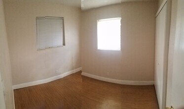 4190 NW 11th Ave in Oakland Park, FL - Building Photo - Building Photo