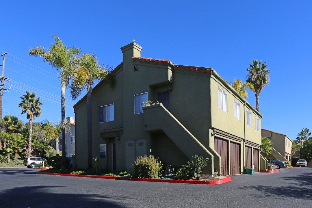 Saxony Village in Encinitas, CA - Building Photo