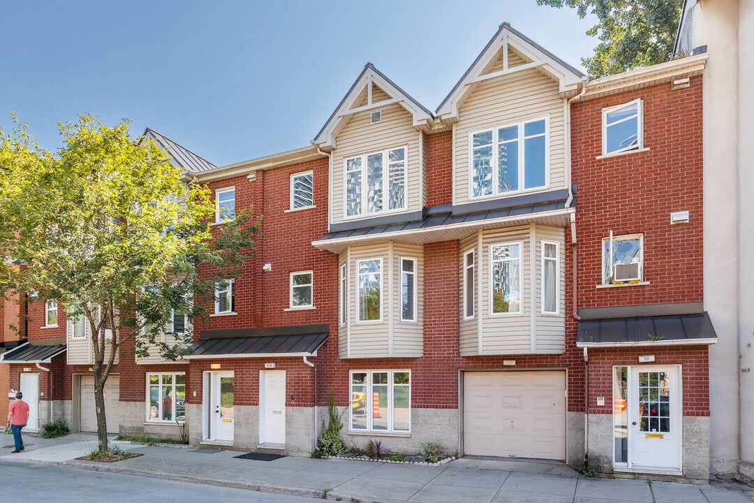 1538 Saint-Antoine Rue O in Montréal, QC - Building Photo