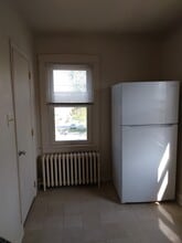 35 Manor Ave, Unit D in Millersville, PA - Foto de edificio - Building Photo