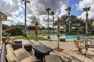 13703 Lakeshore Way Cove in Houston, TX - Building Photo - Building Photo