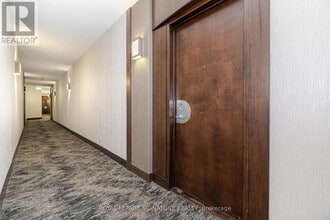 3888 Duke of York Blvd in Mississauga, ON - Building Photo - Building Photo