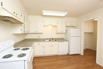 Parkside Apartments in Lubbock, TX - Building Photo - Interior Photo